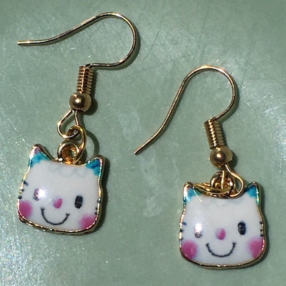 Smiling enamel cartoon cat faces - Picture 3 of 6